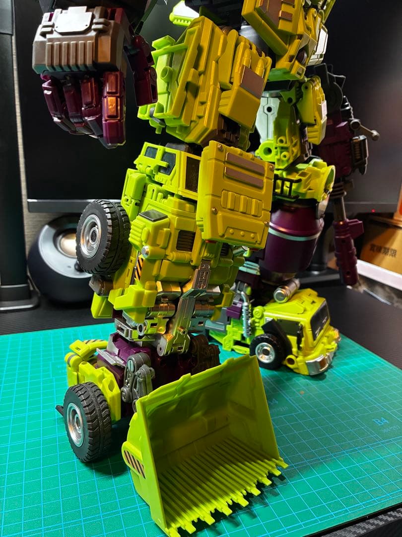 トランスフォーマー 非正規 JINBAO BUILDER デバスターっぽい人