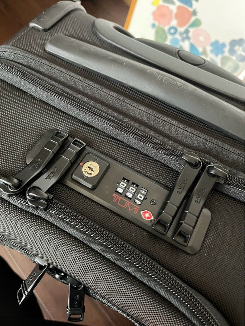 TUMI トゥミ ALPHA EXPANDABLE 4ホイール CARRY ON