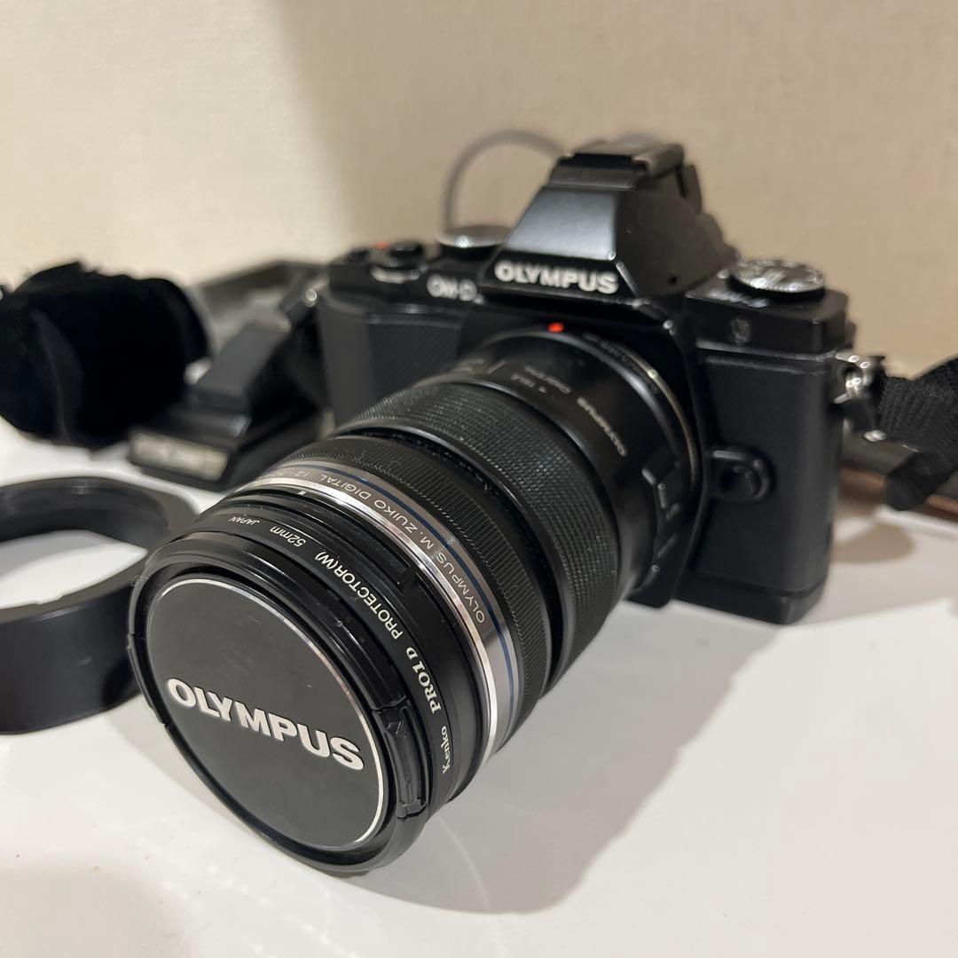 【動作確認済】オリンパス OM-D EM-5 ボディ＋付属品+ホルダー
