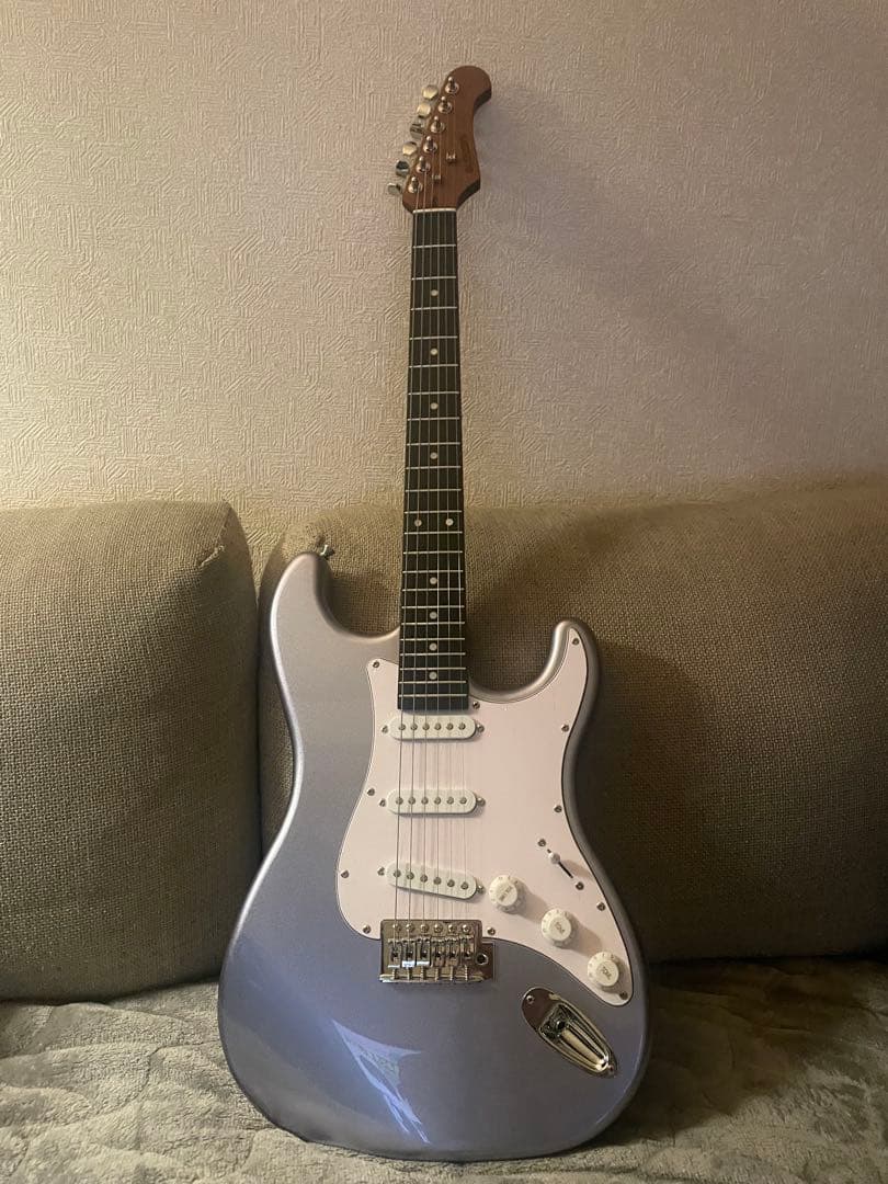 busker's 新品エレキギターミニアンプ付き保証付き