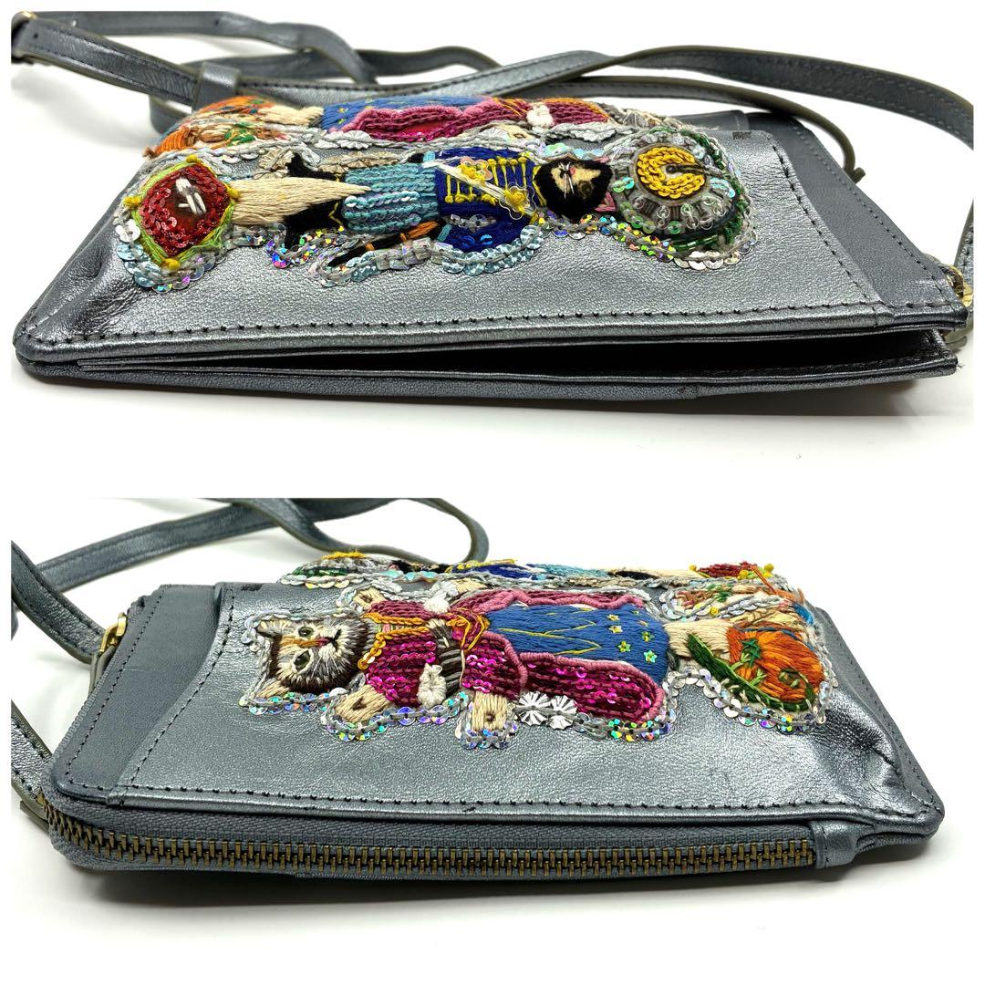 タマオワールド スマホショルダーバッグ 刺繍 レザー 羊革 ねこ シルバー