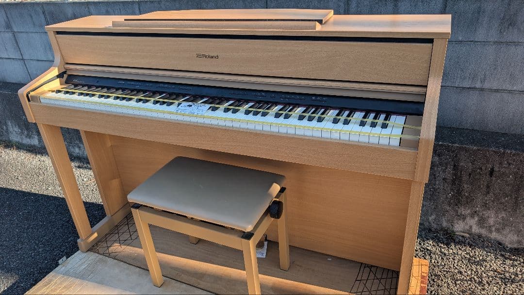 プロが選ぶ音機能のRoland 電子ピアノ HP605 16年製ほぼ新品未使用レ