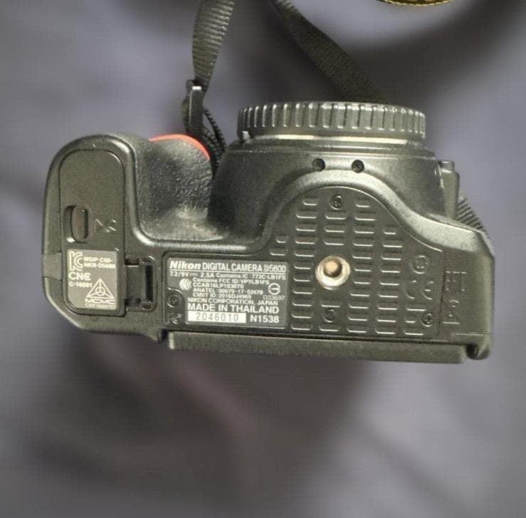 Nikon D5600 ダブルズームキット 動作品 箱付き