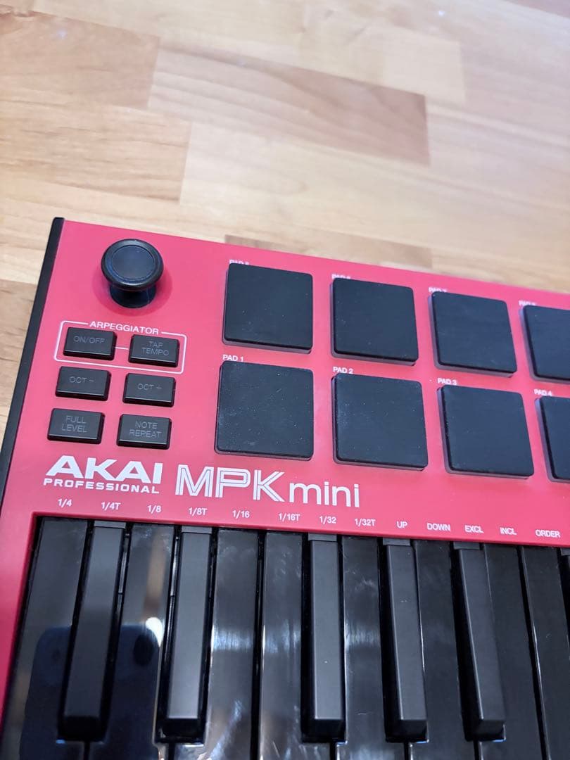 AKAI MPK mini レッド 25鍵 MIDIキーボード