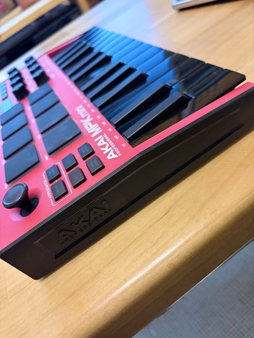 AKAI MPK mini レッド 25鍵 MIDIキーボード