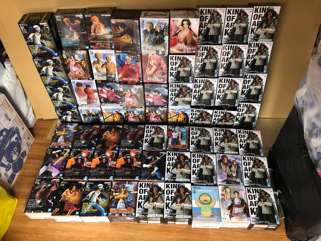 ワンピース　フィギュア　ゾロ　エース　ハンコック　グザン　大量　63個