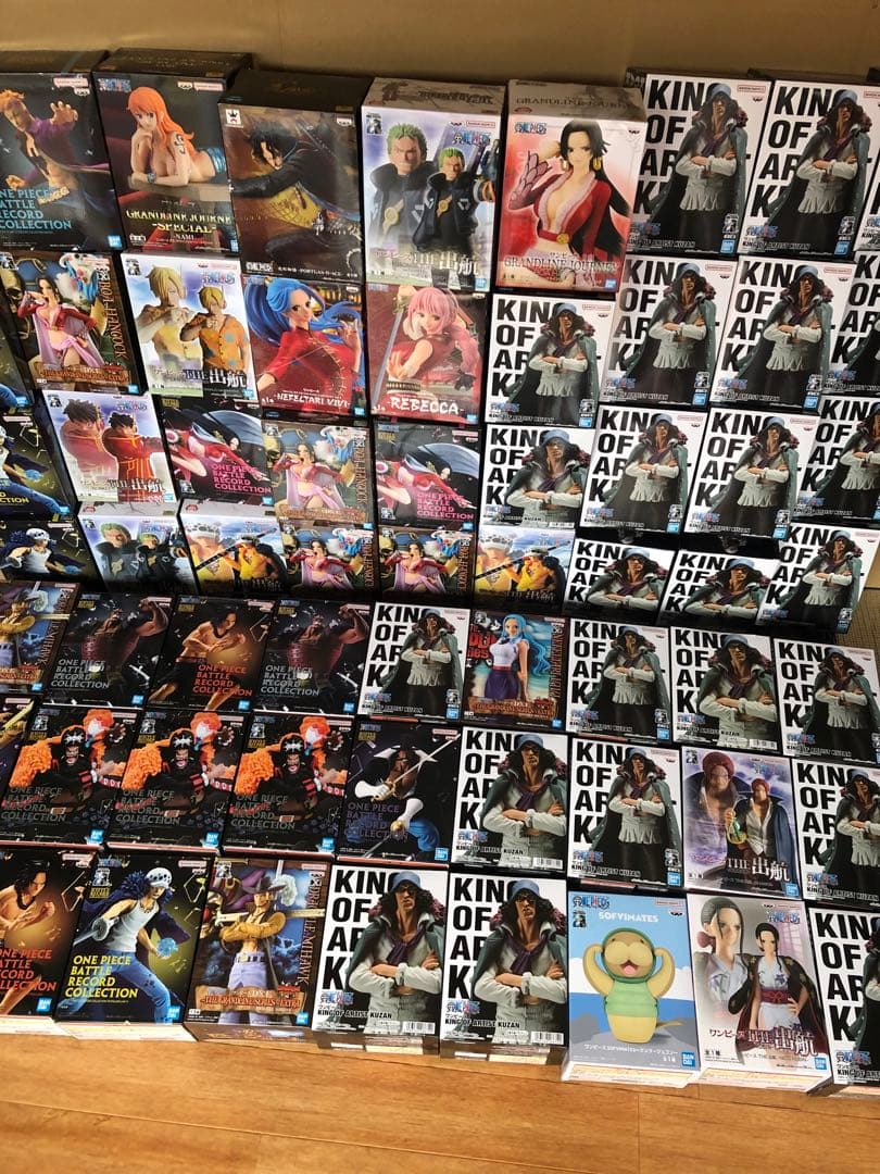 ワンピース　フィギュア　ゾロ　エース　ハンコック　グザン　大量　63個