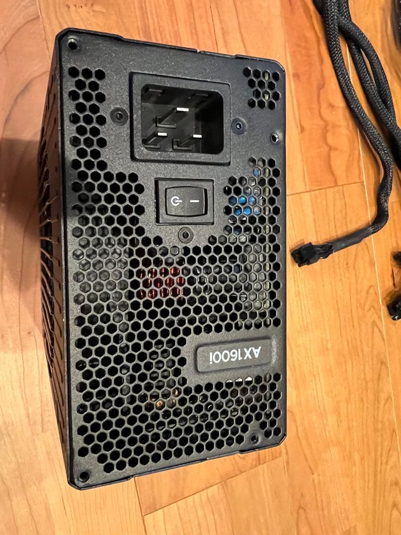 Corsair AX1600i 1600W ATX電源ユニット
