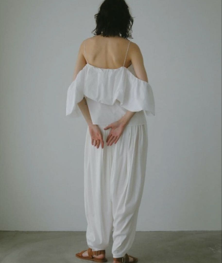 新品！ETRETOKYO ウエストギャザーバルーンカットパンツ　ホワイトMサイズ