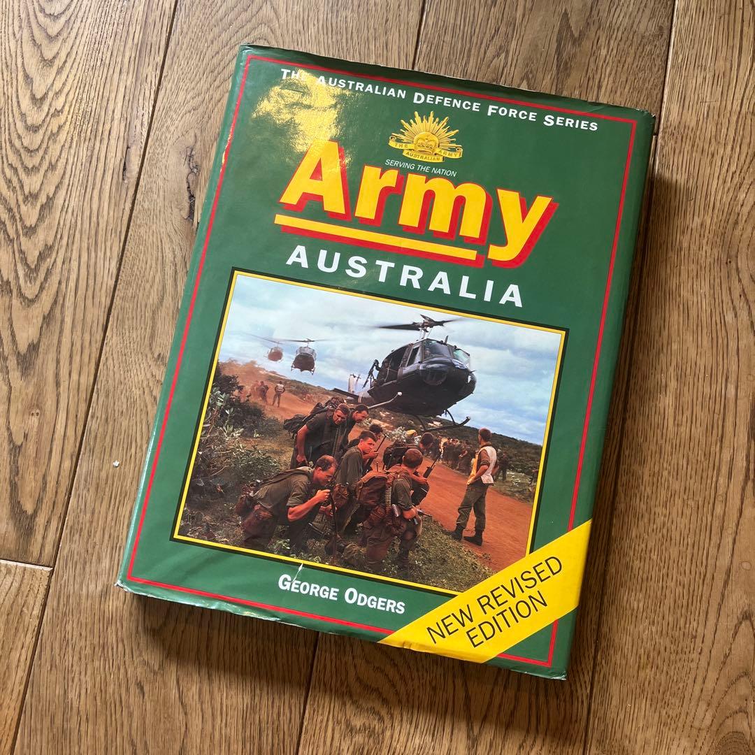 その他 Army Australia e Odgers