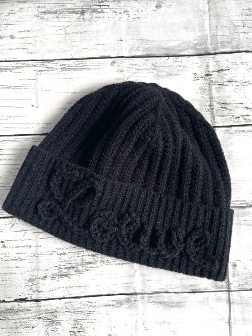 新品LOEWE ロゴステッチ ブラック ニット帽 ショッパー付き プレゼントに