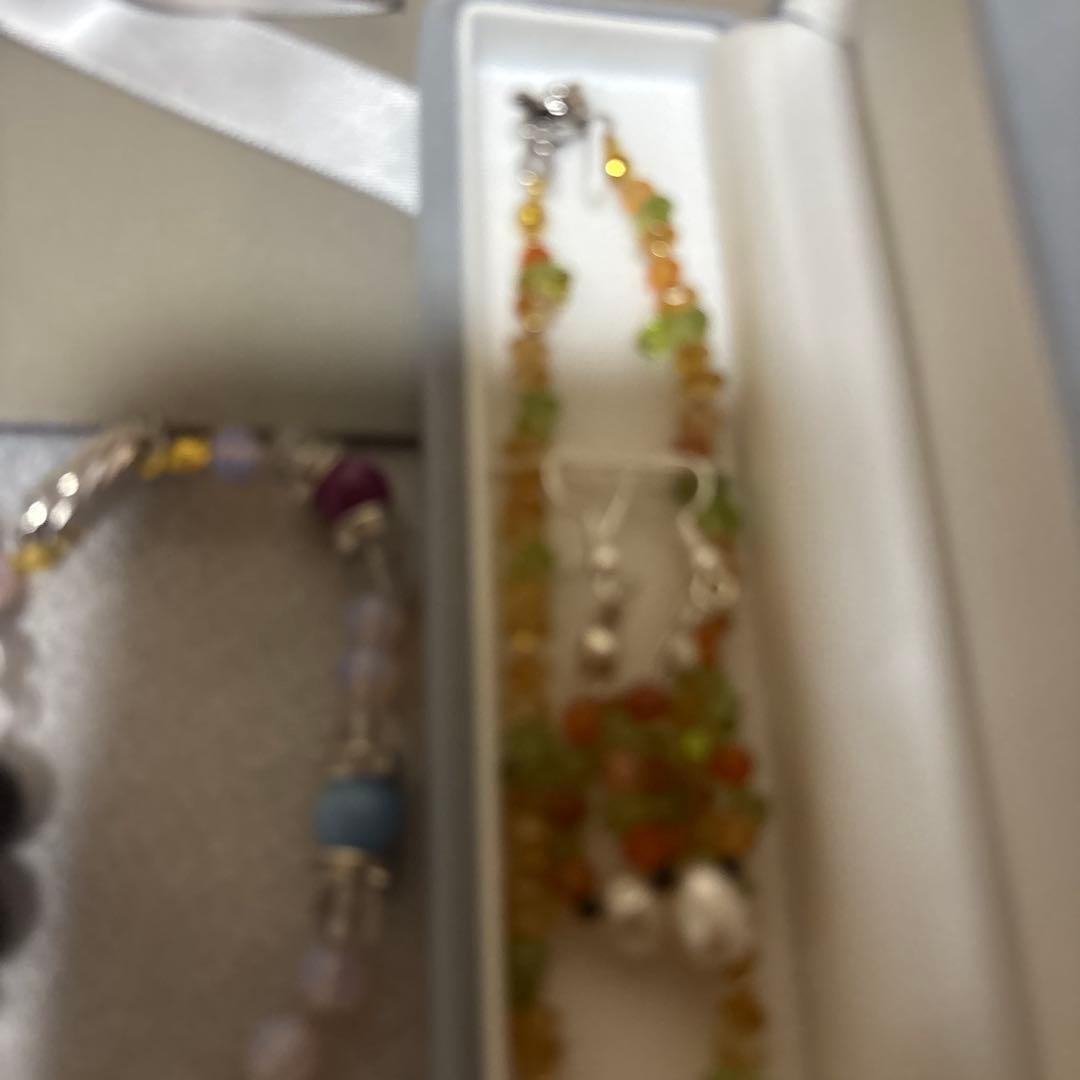 いちごちゃん限定　天然石ビーズブレスギフトボックス付き