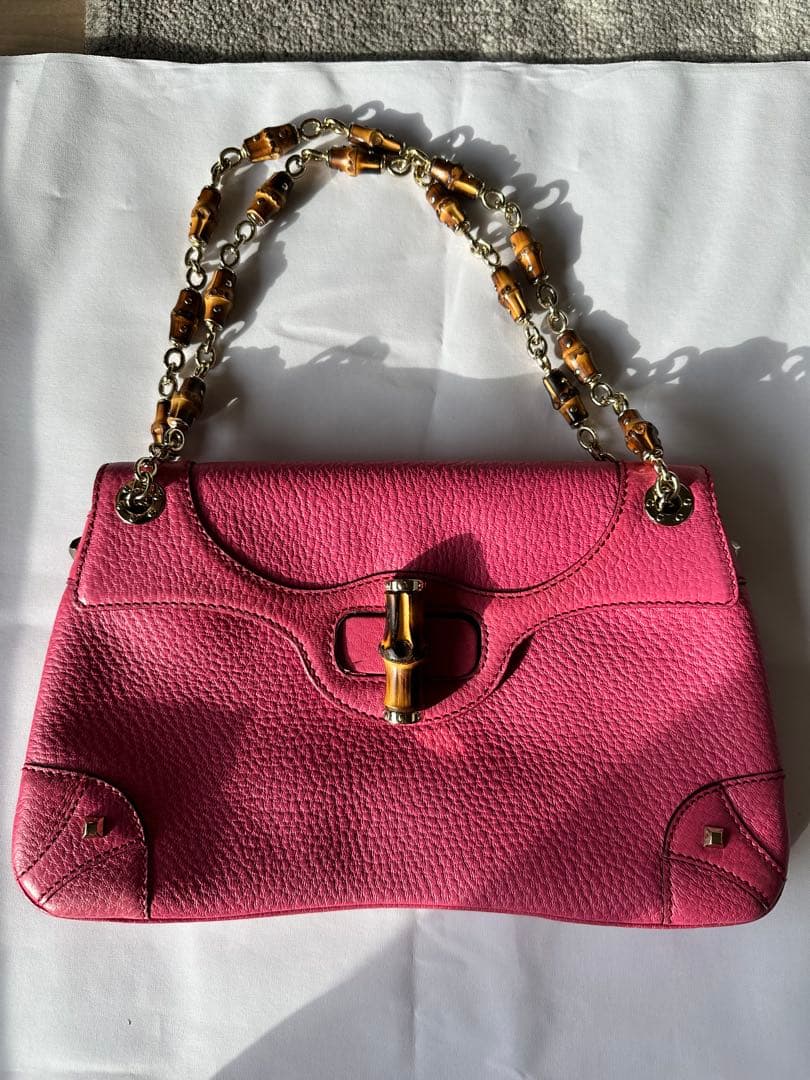 美品GUCCI (グッチ)のピンク 牛革バッグ バンブーハンドル