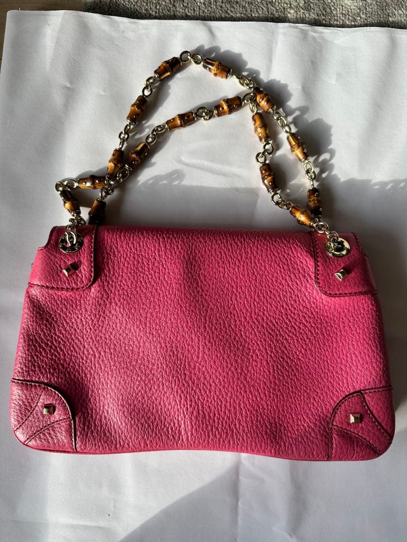 美品GUCCI (グッチ)のピンク 牛革バッグ バンブーハンドル