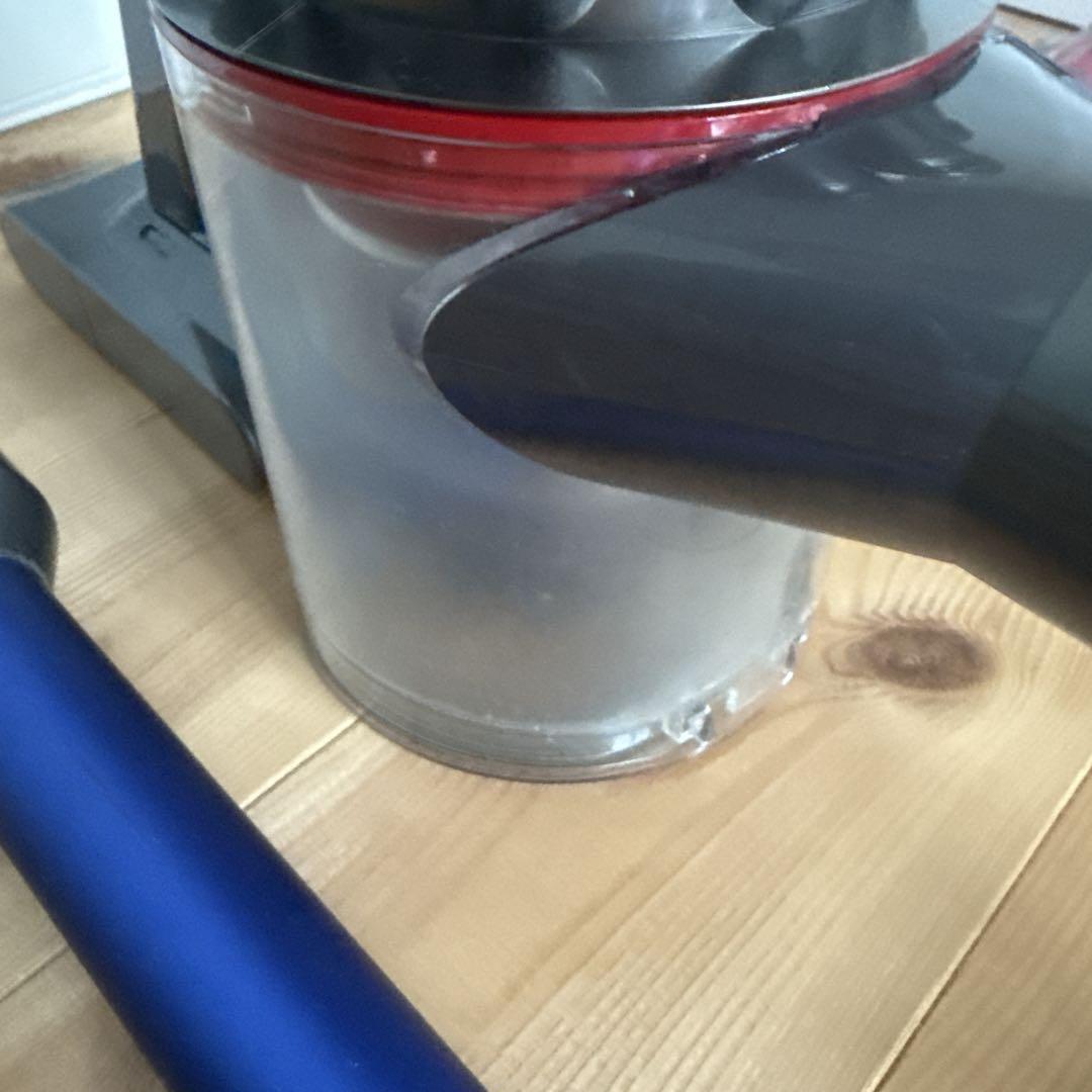 Dyson V8 Slim Fluffy ジャンク 通電確認済 吸引不可 部品取