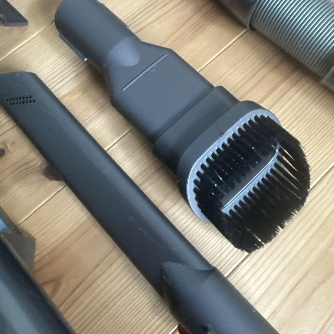 Dyson V8 Slim Fluffy ジャンク 通電確認済 吸引不可 部品取