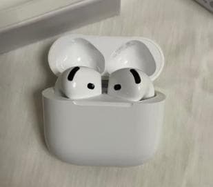 AirPods 4 アクティブノイズキャンセリング搭載