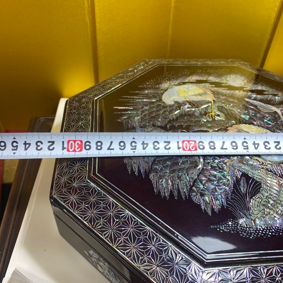 螺鈿細工，八角形 漆器 菓子器 鶴と松のデザイン