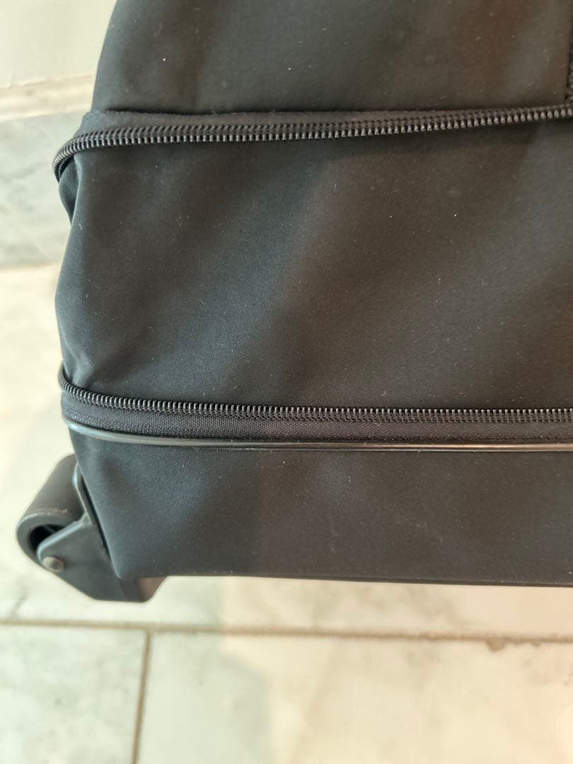 FENDI ￼キャリーケース黒ボストンバッグツーウェイ