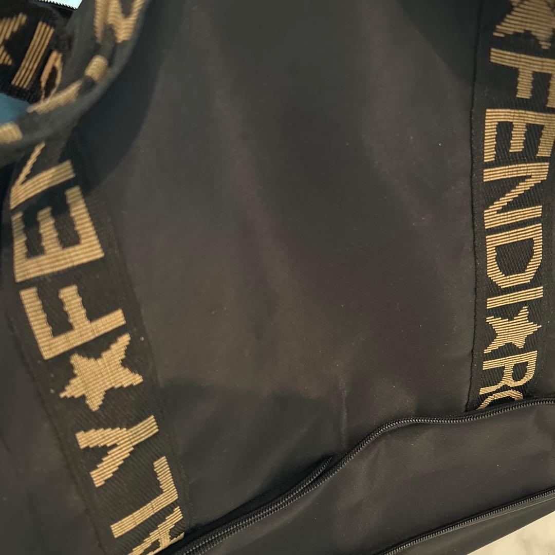 FENDI ￼キャリーケース黒ボストンバッグツーウェイ