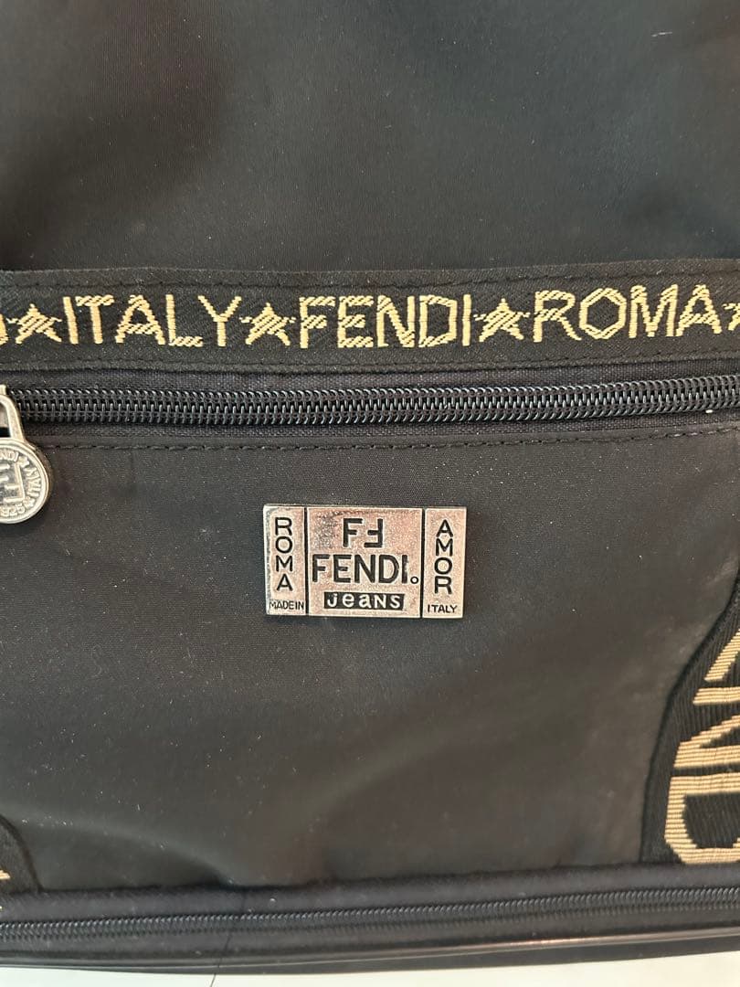 FENDI ￼キャリーケース黒ボストンバッグツーウェイ