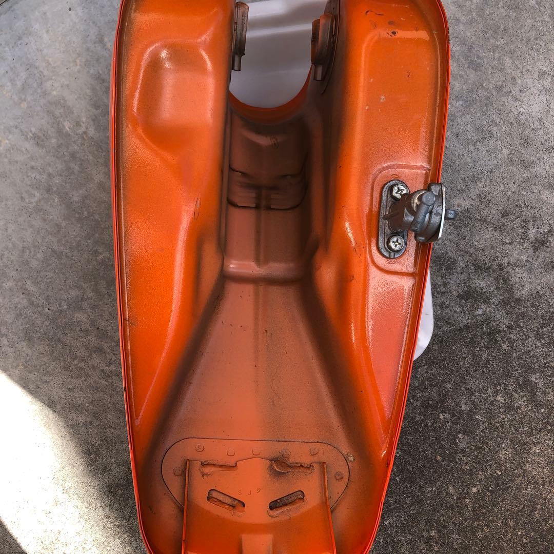 スズキ グラストラッカータンク