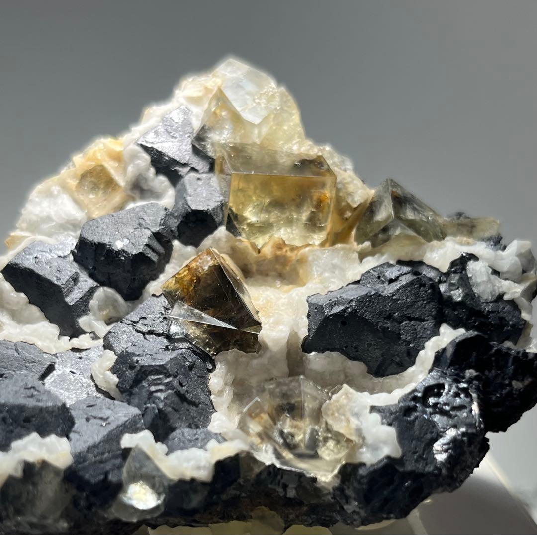 The Bull Vein産　フローライト　蛍石　原石　鉱物　鉱物標本