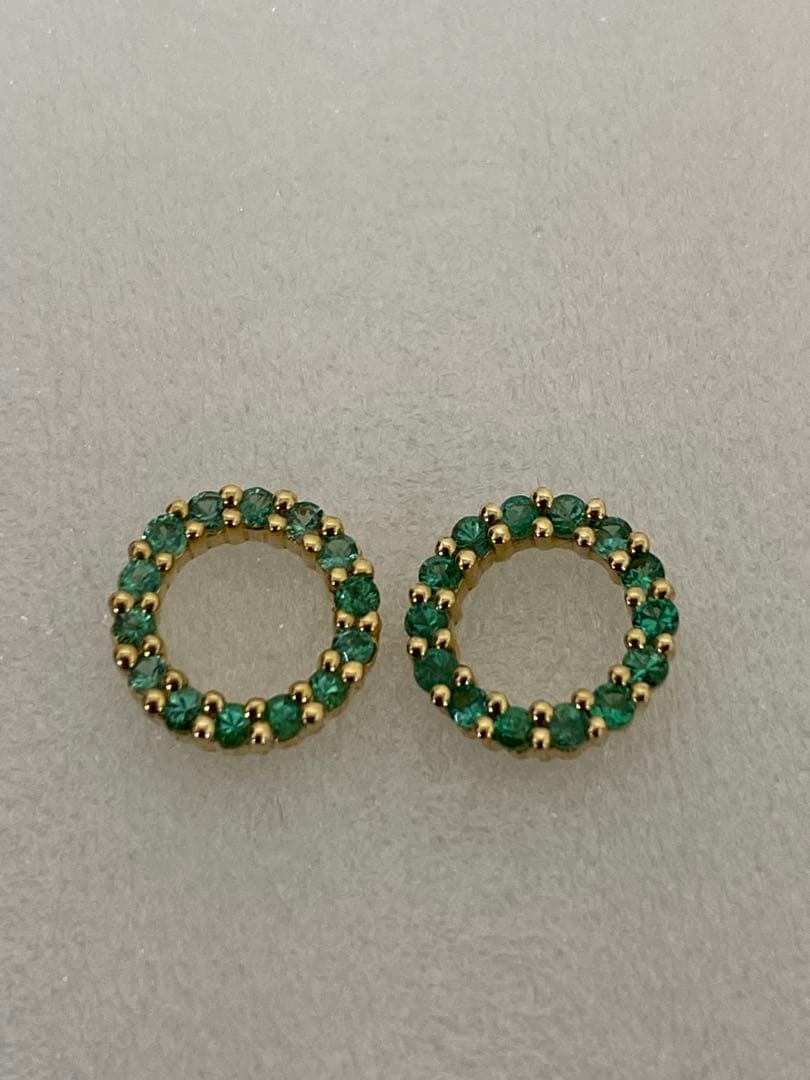 3-2523 K18 グリーンストーン（エメラルド？）　ペンダントトップ（2個）