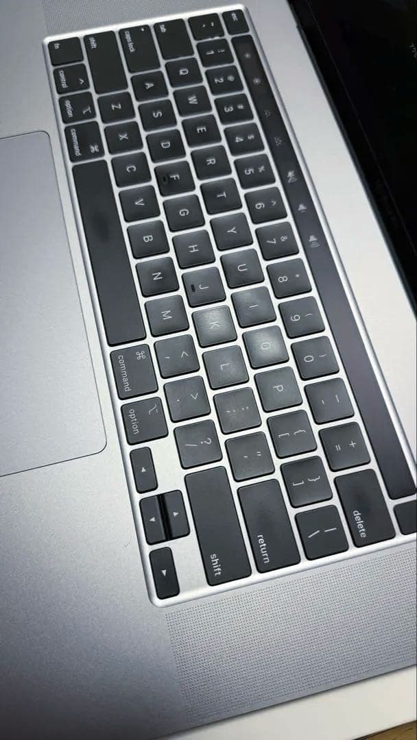 MacBook pro 16インチ 2019 i9 64GB 1TB USキー