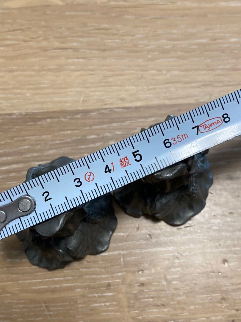 金属製 花形？　アンティーク雑貨 約185g