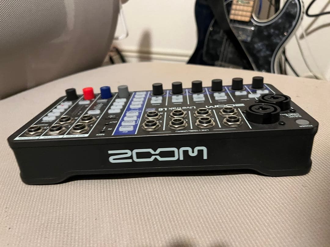 ZOOM LiveTrak L-16 オーディオインターフェイス
