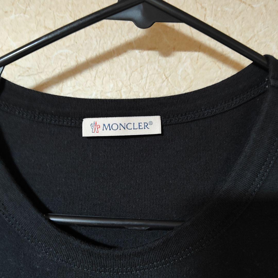 Moncler ブラック Tシャツ