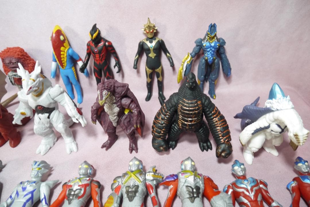 ウルトラヒーローシリーズ500　ウルトラ怪獣シリーズ500　ソフビ　77体