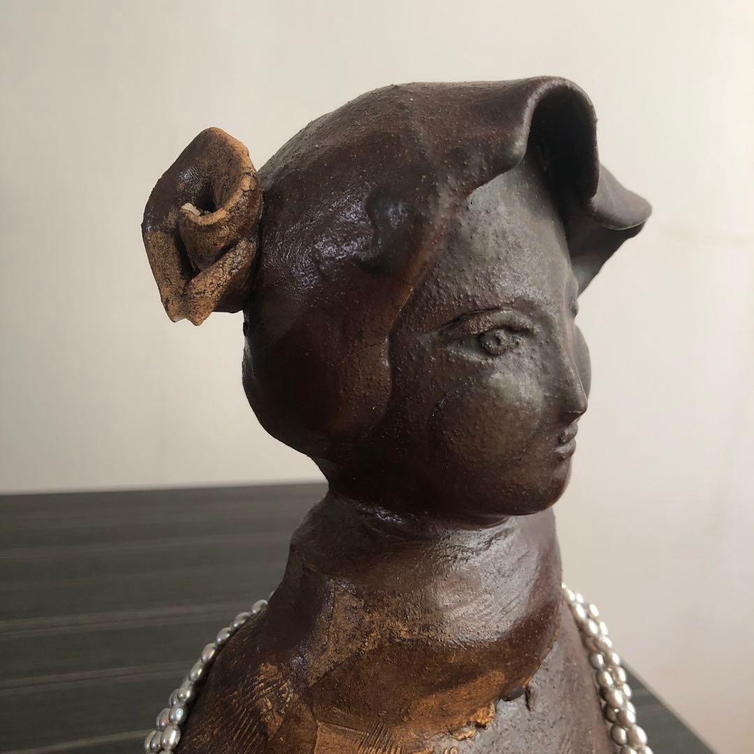 陶芸作品　陶人形シリーズ作品①   陶彫刻　淡水パールネックレスを装着