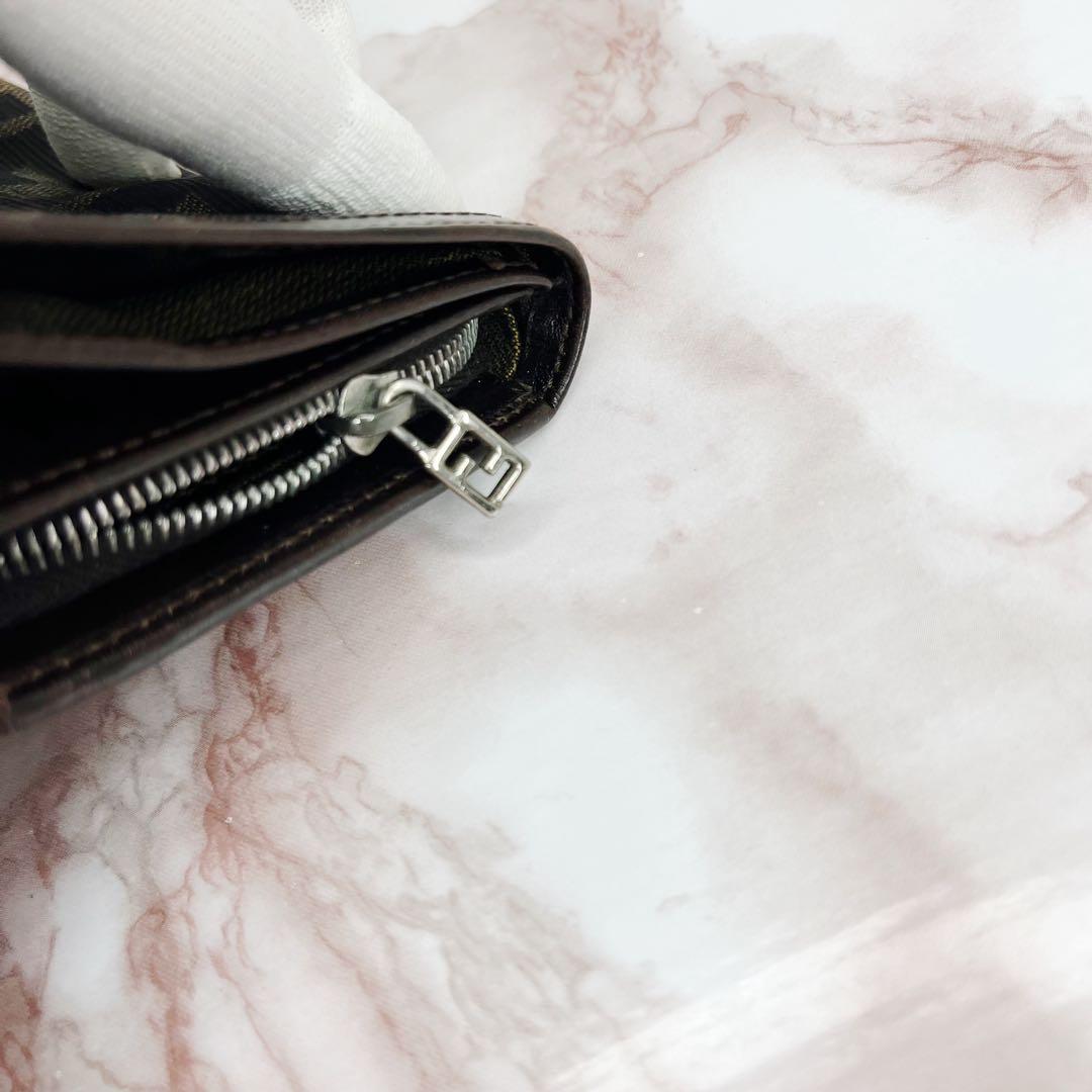 【極美品】FENDI 二つ折り財布　折り財布45