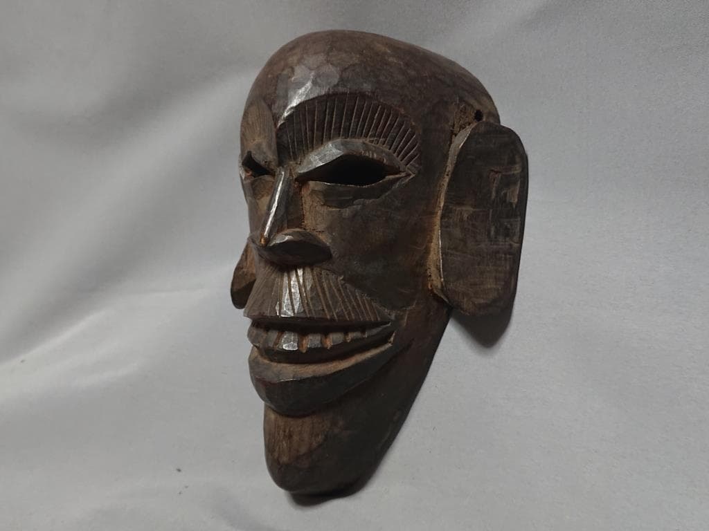 93　コレクター収集品　（primitive art）　アフリカ　マスク