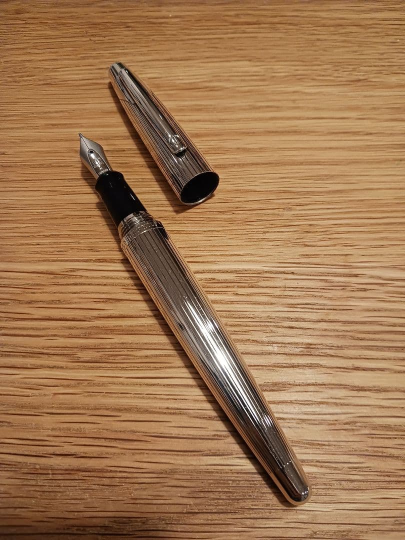 A.DUNHILL ダンヒル 万年筆 AD2000 ライン M　18k750