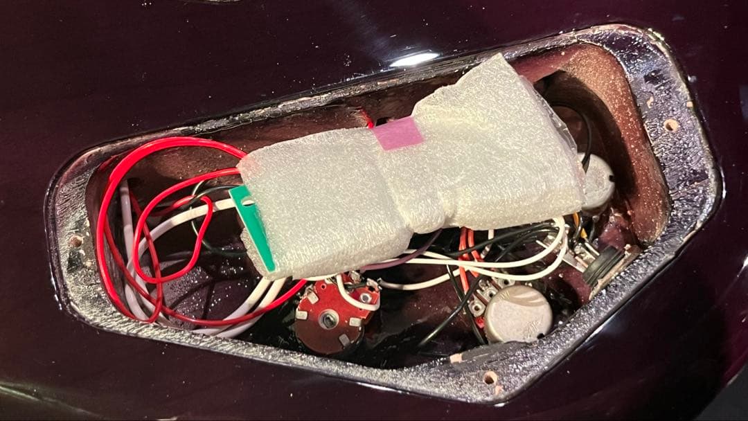 フェルナンデス FRB-75？ EMG搭載！