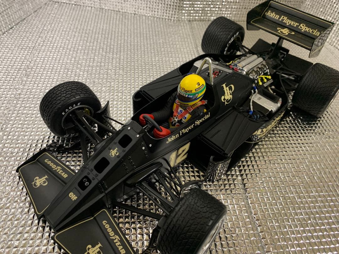 【BIGサイズ！F1 ロータスルノー97T アイルトンセナ　1/12】