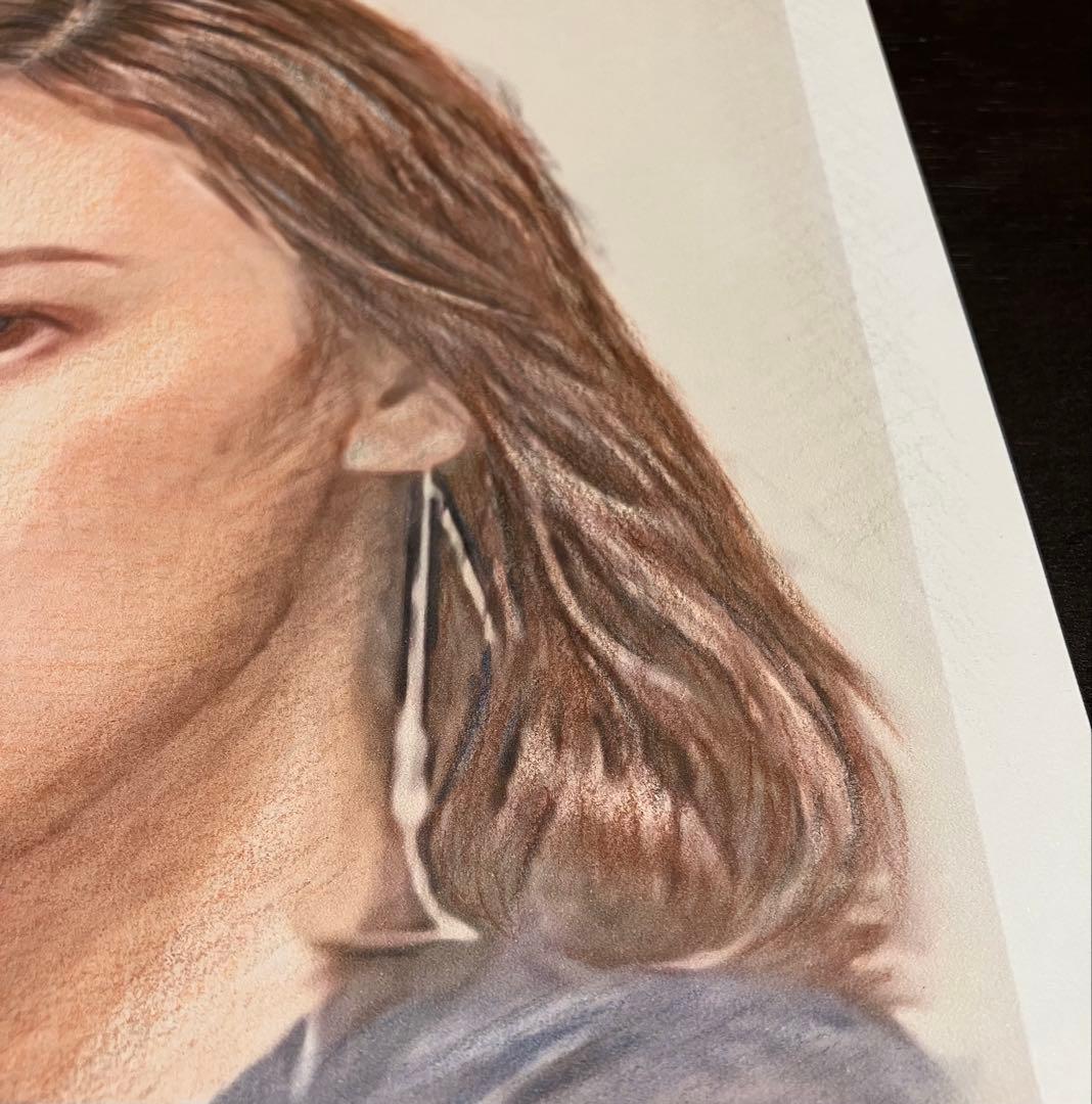 女優画④ 額装品　額縁寸法32.7㎝×24.0㎝×1.5㎝　色鉛筆画　定款付