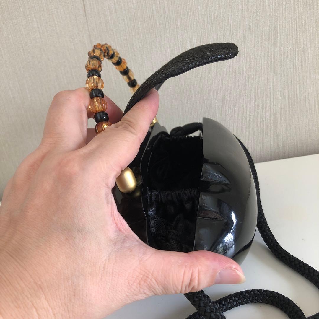 【新品未使用】〈ティミー・ウッズ〉ビーズハンドル付き・黒い木のバッグ