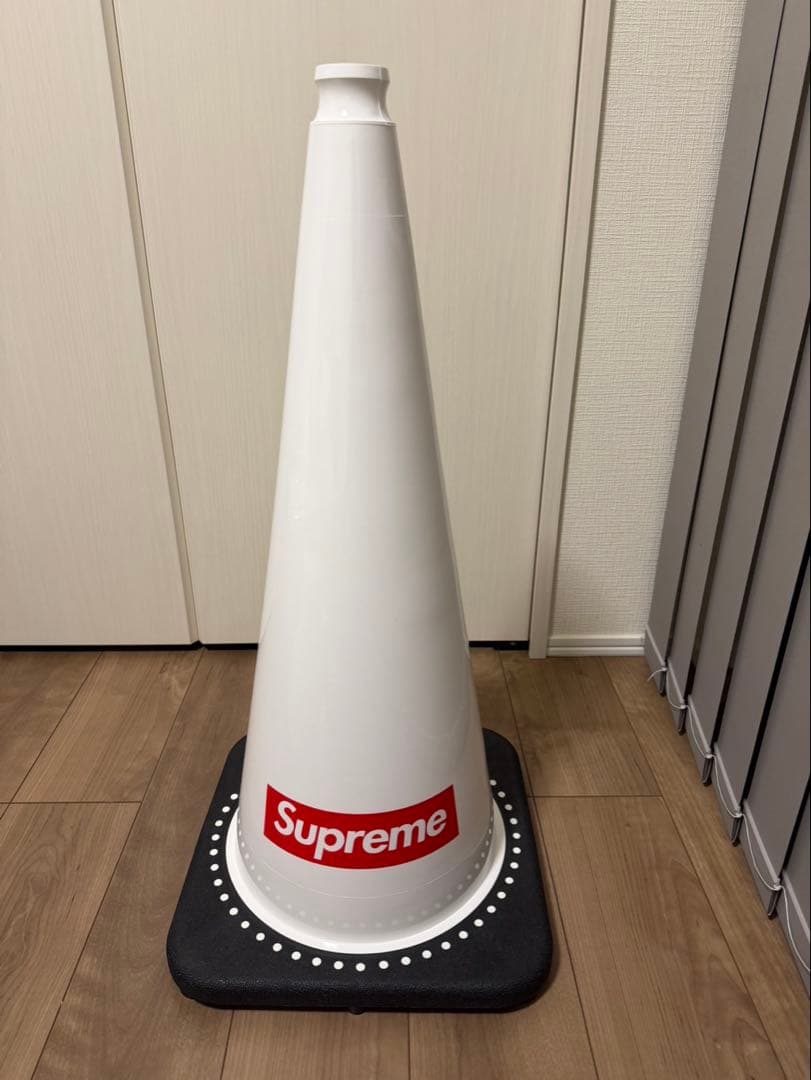 supreme トラフィックコーン　ホワイト