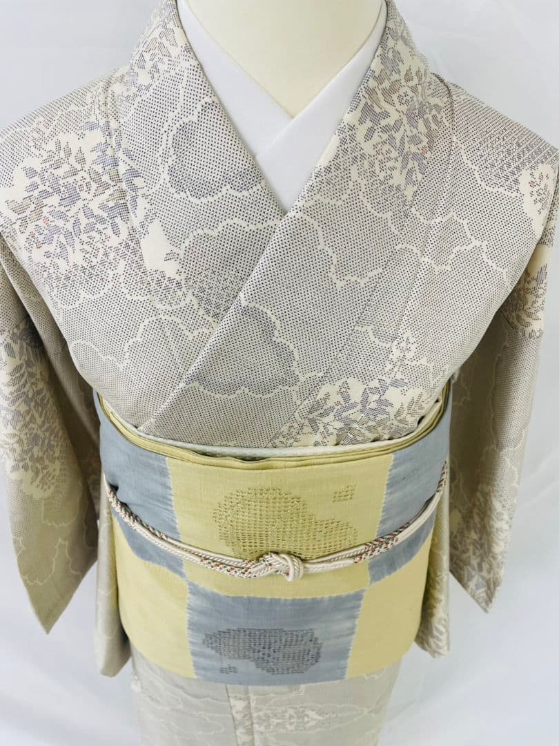 お見分け済　美品　正絹袷　雲取り　本場白大島紬単品