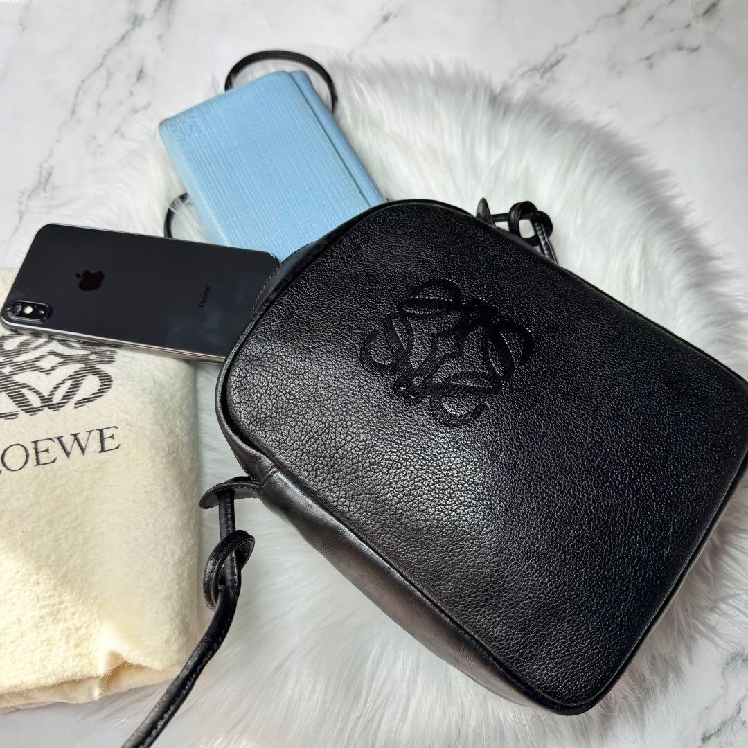 ロエベ loewe アナグラム　レザー　ショルダーバッグ　ブラック　黒