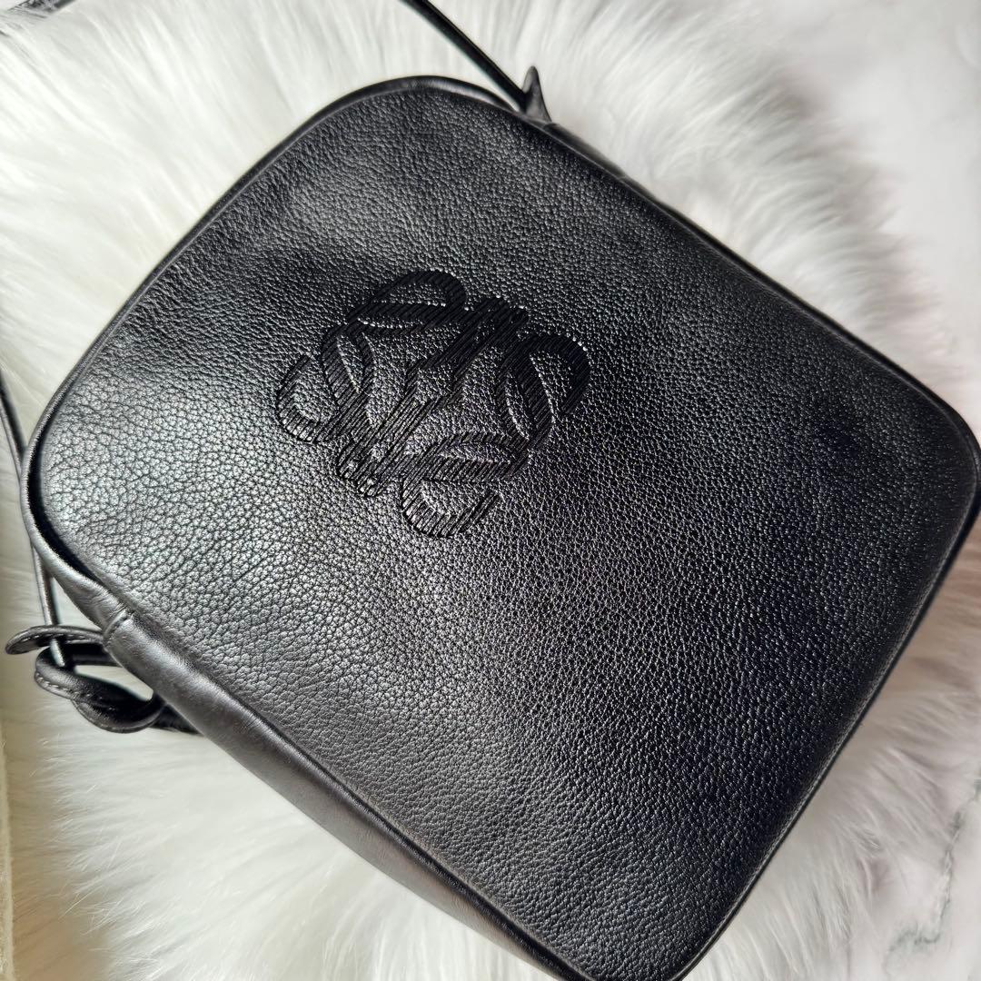 ロエベ loewe アナグラム　レザー　ショルダーバッグ　ブラック　黒