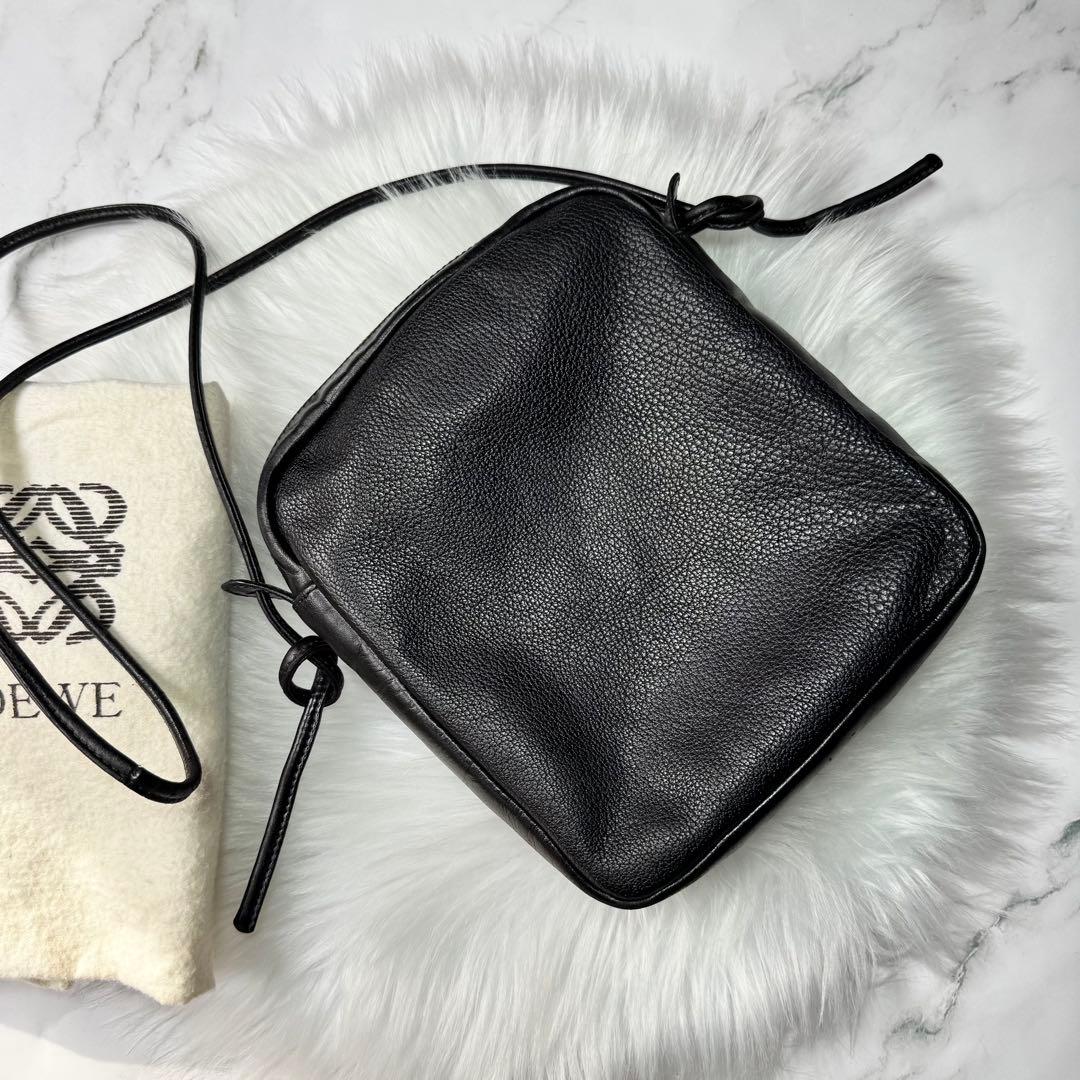 ロエベ loewe アナグラム　レザー　ショルダーバッグ　ブラック　黒