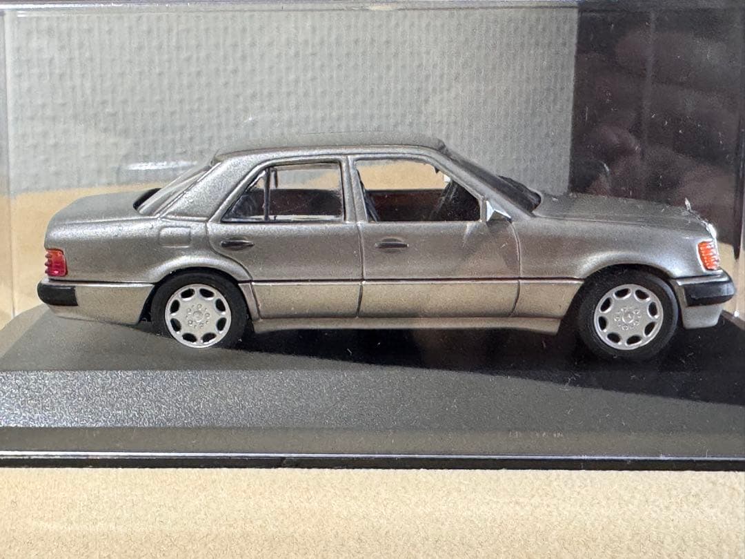 ミニカー MINICHAMPS Mercedes-Benz 500 E 1/43