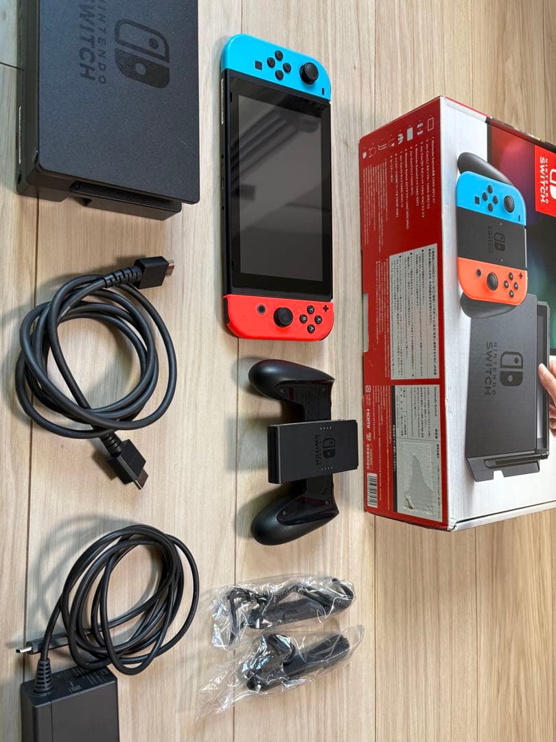 【SDカード付き】Nintendo Switch 本体 付属品＋カーバーケースも