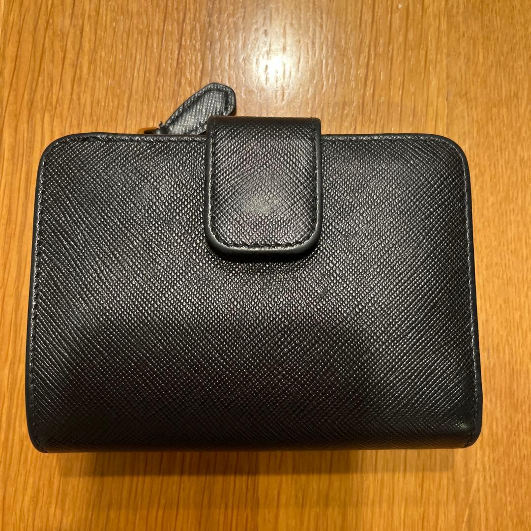 PRADA ブラックレザー 二つ折り財布