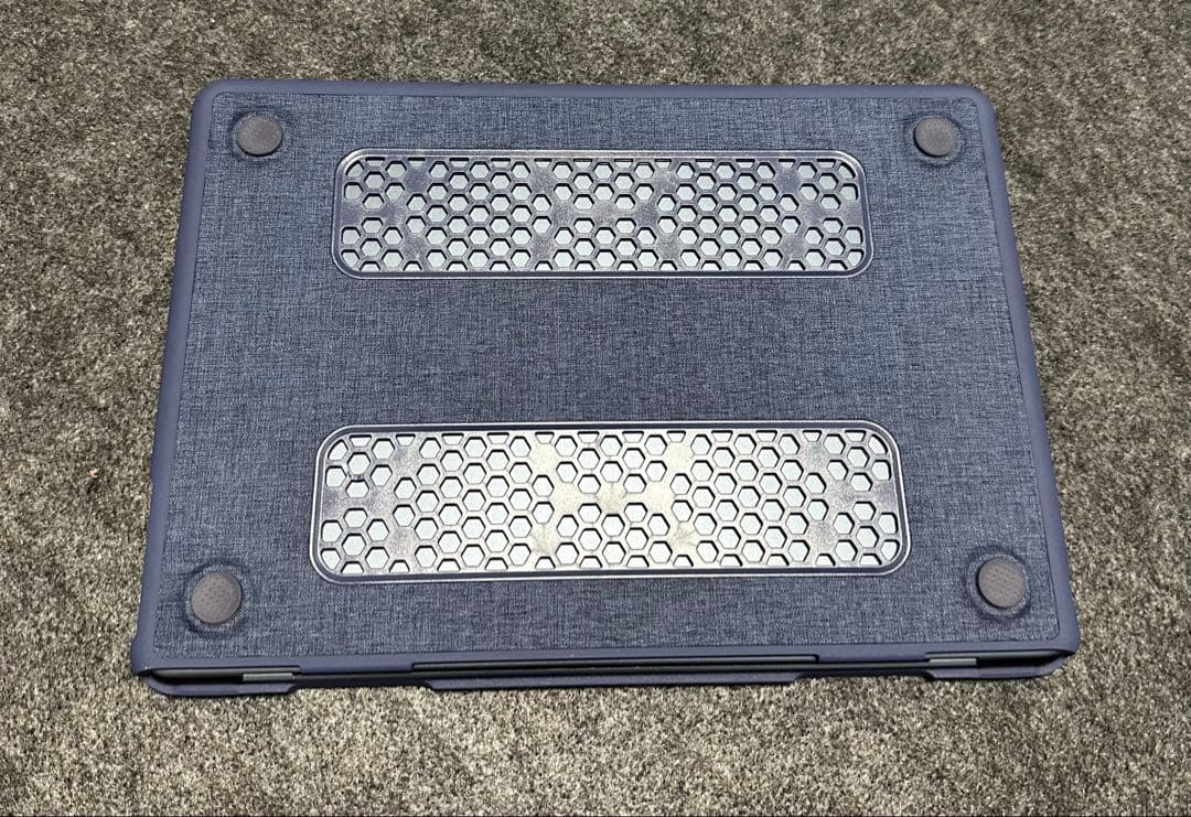 MacBook Air（M2チップ搭載）